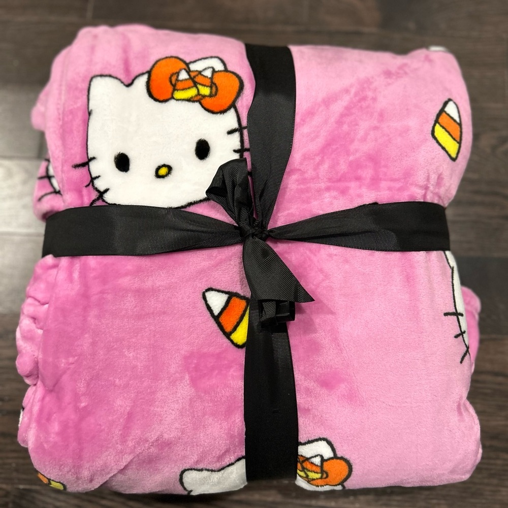 Hello Kitty Twin plush blanket NWT